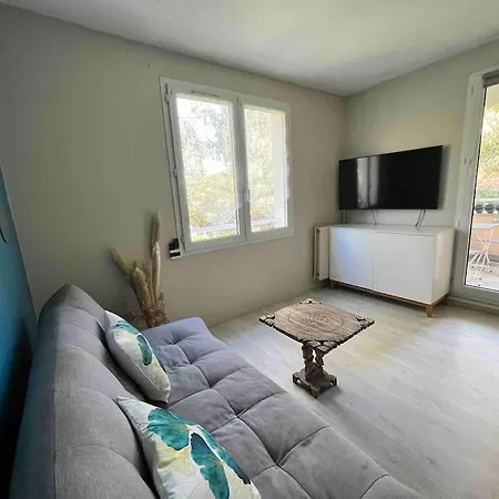 Ulis Tres Beau 2 Pieces Equipe Apartment